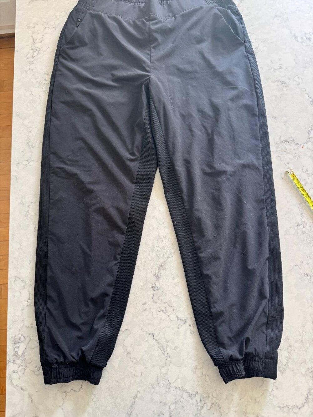 Athleta Brooklyn Jogger Pants Black Size 14 Travel Athleisure Commuter Pants